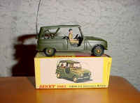 dinky815pusinpar.jpg (37066 octets)
